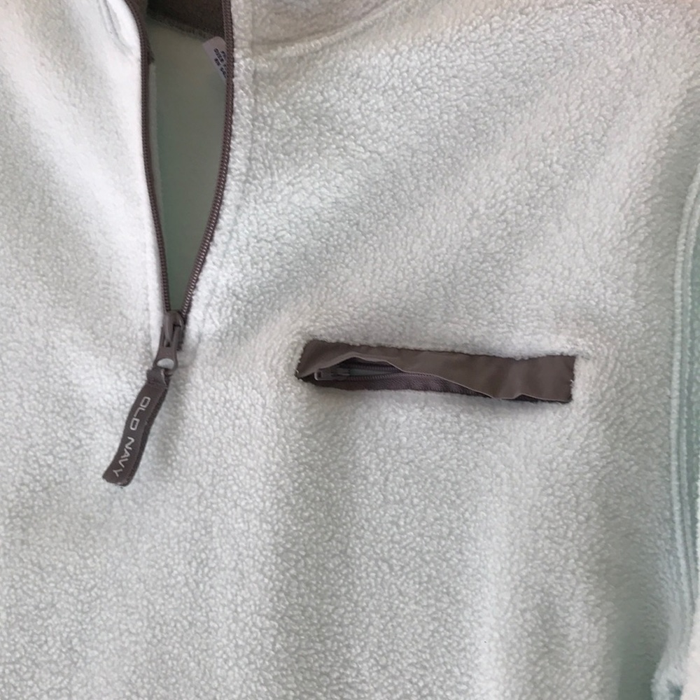 Women’s Old Navy 1/4 zip fleece pullover jacket - Picture 3 of 5